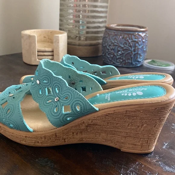 #11 NWOB Spring Step Leather Turquoise Slip Ons - Picture 5 of 6